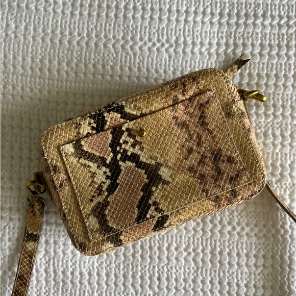 Madewell Transport Camera Bag: Snake Embossed Leather Edition - Picture 6 of 6